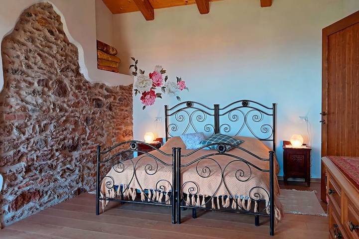 Location de vacances pour 6 personnes, avec jardin et balcon à Netro - 4