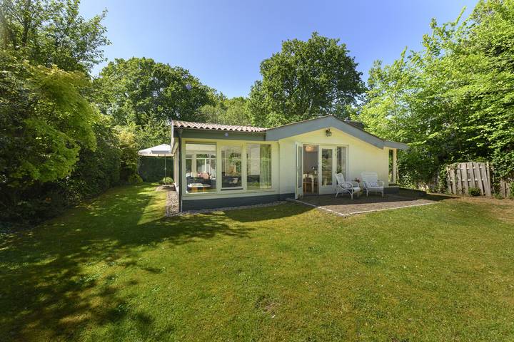 Ferienhaus für 5 Personen, mit Balkon/Terrasse und Terrasse sowie Garten in Renesse