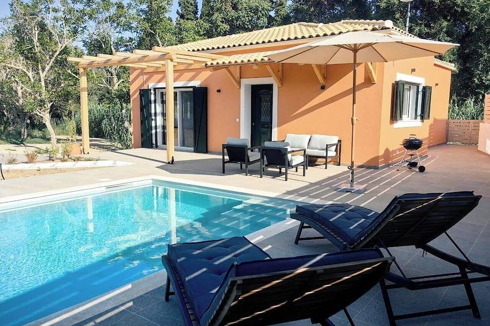 Villa Monteverde- Secluded Modern Villa in Nature in Agios Georgios, Korfu