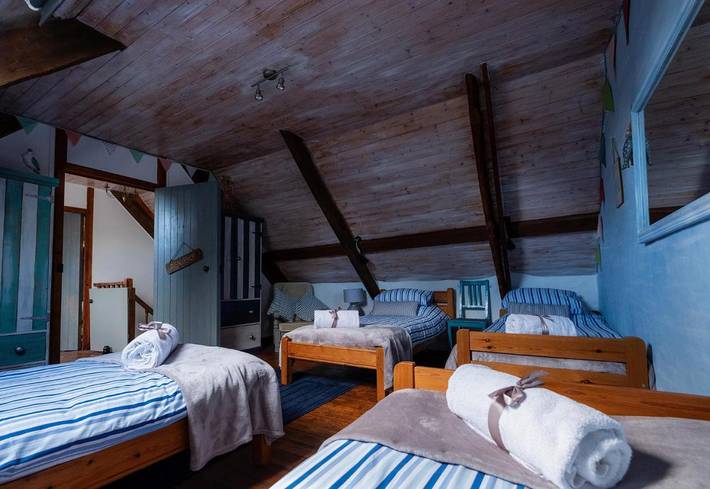 Location de vacances pour 15 personnes, avec terrasse ainsi que piscine et jardin à Argol - 4