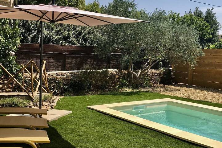 Location de vacances pour 4 personnes, avec jardin et terrasse à Montséret