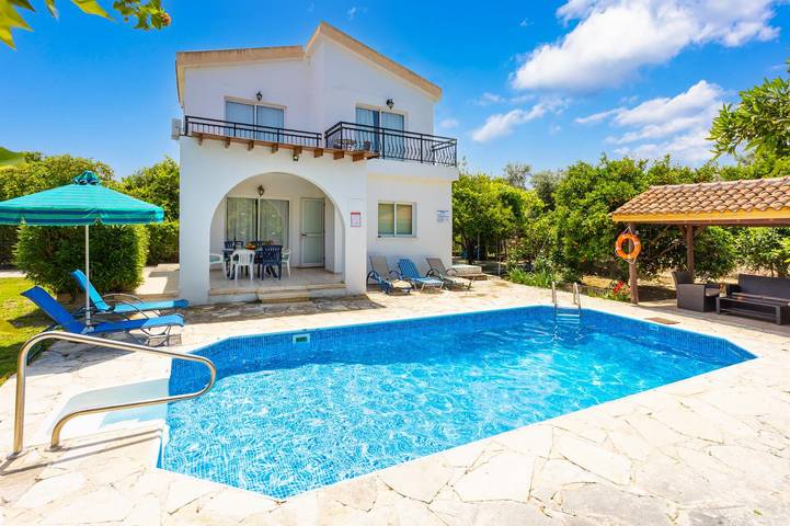 Villa für 4 Personen, mit Meerblick und Terrasse sowie Garten auf Zypern