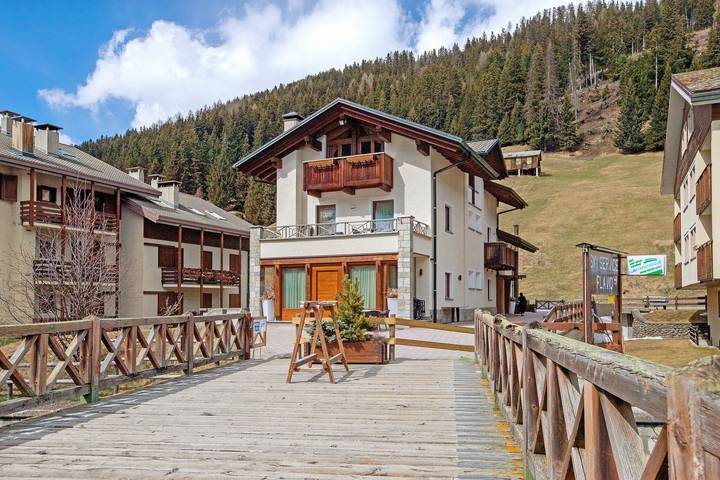 Ganze Wohnung, Ferienwohnung 'Genziana' mit Bergblick, privater Terrasse und Wi-Fi in Santa Caterina Valfurva, Valfurva
