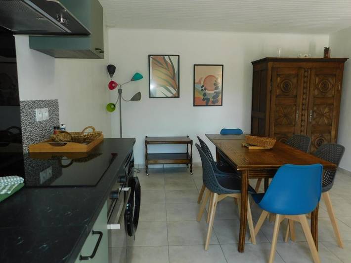 Location de vacances pour 7 personnes, avec piscine et jardin à Guerlesquin - 2