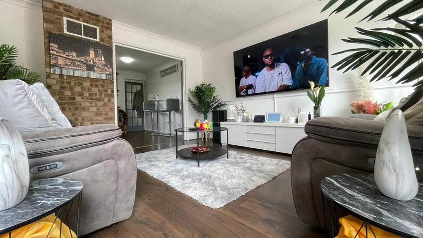 Apartment for 5 people, with terrace in Basildon