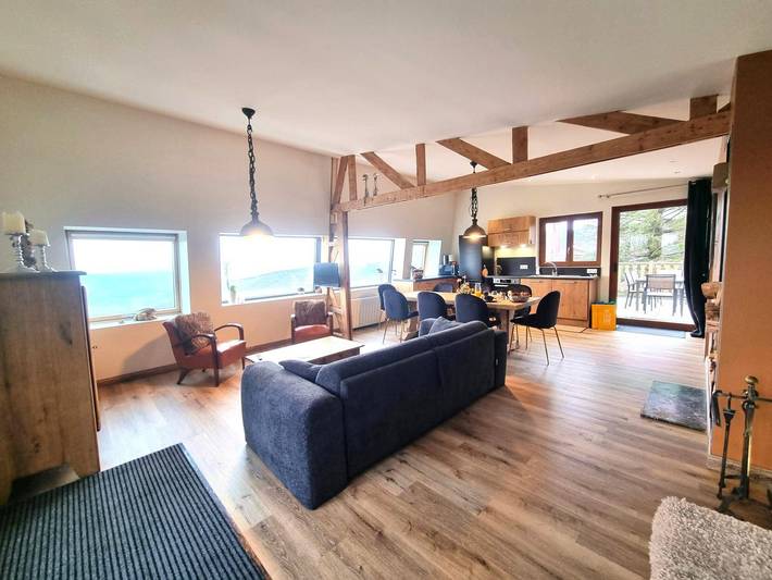 Gemütliches Ferienhaus in Le Bessat, Natur und Entspannung für 8 Personen in Le Bessat, Regionaler Naturpark Pilat