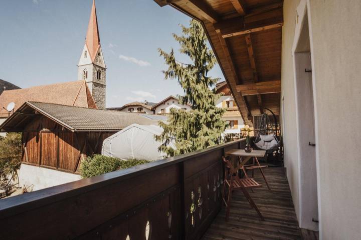 Entire apartment, Apartment 'Töllhof Apartments and Farm - Leo' with Mountain View and Wi-Fi in Raas, Natz-Schabs