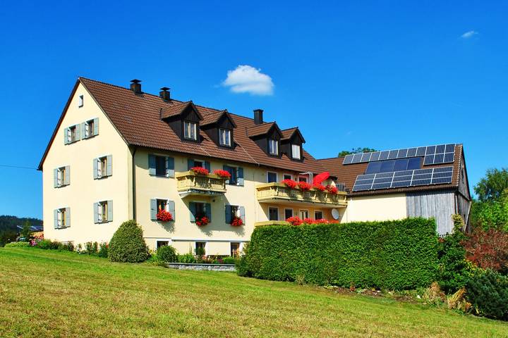 Ferienwohnung für 4 Personen, mit Balkon und Balkon/Terrasse sowie Garten