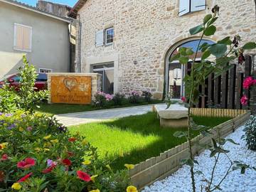 Chambre d’hôte pour 2 personnes, avec piscine et jardin à Saint-Amour