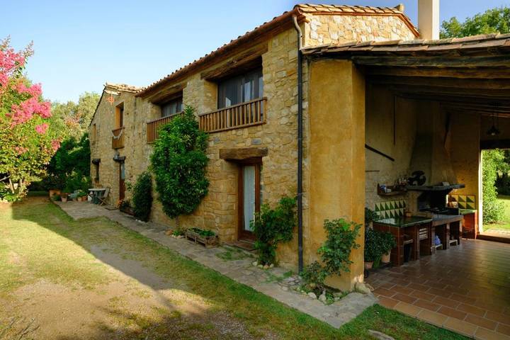 Casa rural para 16 personas, con Balcón y Terraza además de Jardín y Piscina en Besalú - 4