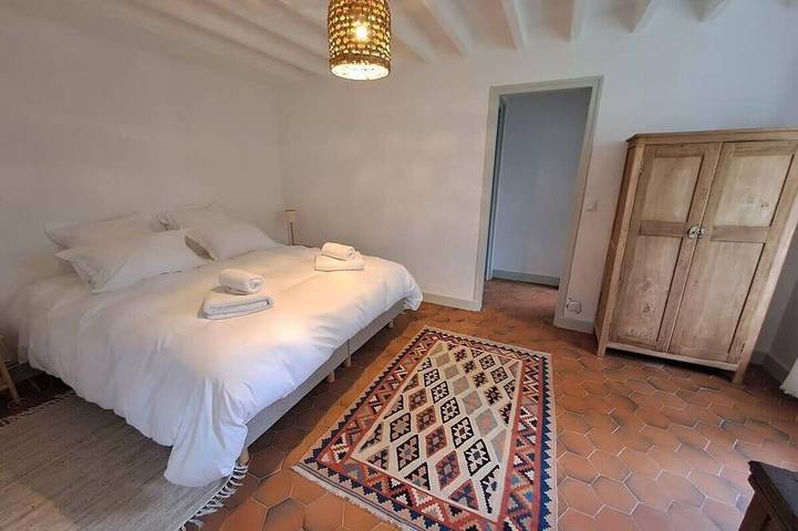 Location de vacances pour 12 personnes, avec jardin et balcon à Autheuil-Authouillet - 2