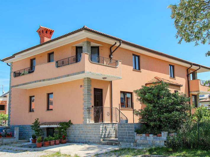 Vacation rental for 4 people, with terrace in Izola