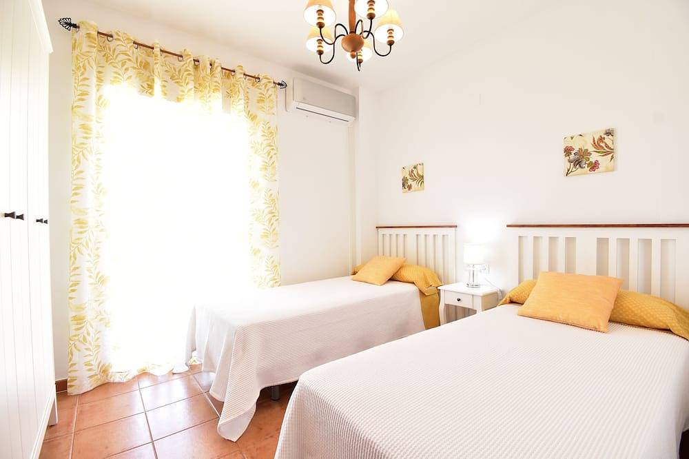 Acogedor Adosado en Islantilla: Disfruta Playa, Golf y Aventuras in Islantilla, Lepe