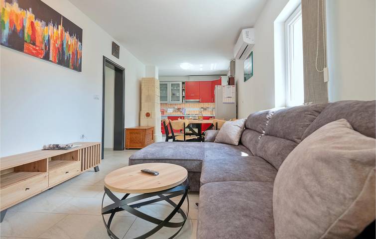 Moderne 2-Zimmer-Wohnung mit Pool, Terrasse und WLAN in der Nähe des Flusses Ričina in Makarska Riviera