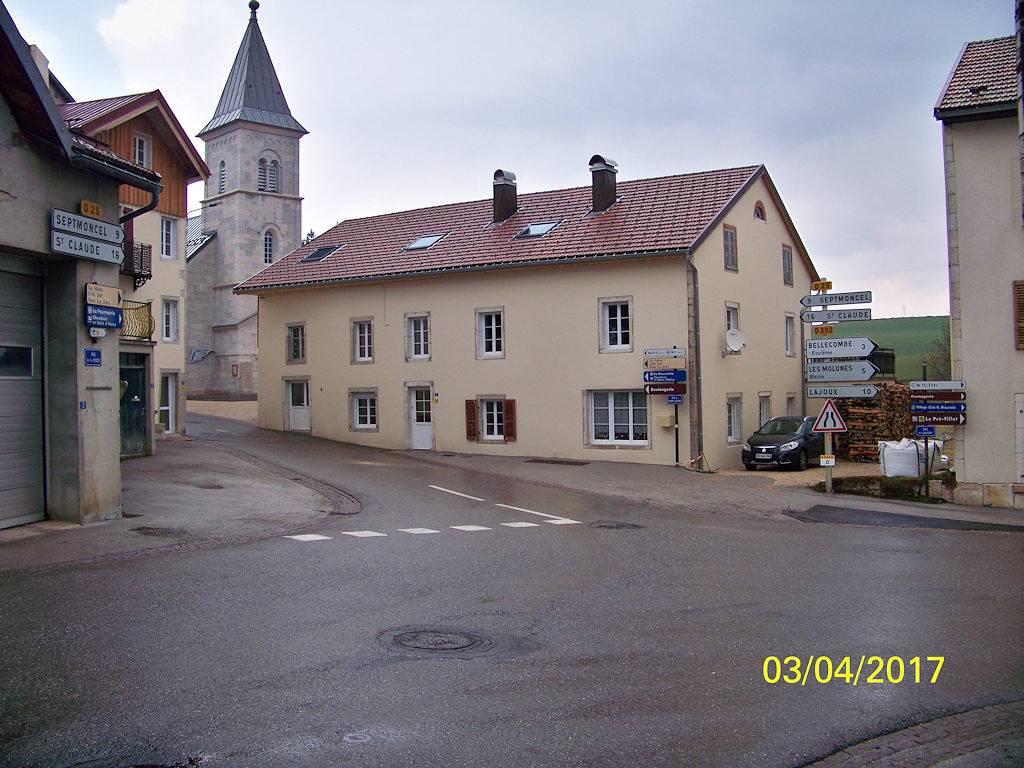 Bed and Breakfast for 2 people in Les Moussières, Parc naturel régional du Haut-Jura