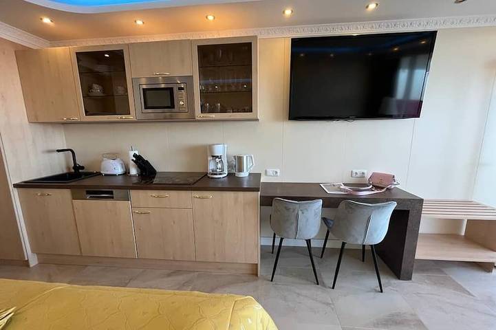 Ganze Wohnung, Gemütliches, neu renoviertes Luxus-Apartment, 5 Gehminuten vom Strand entfernt in Timmendorfer Strand, Ostholstein