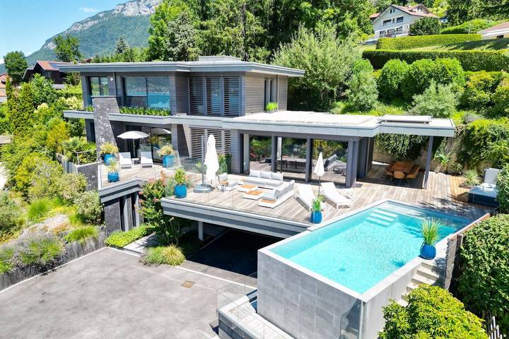 Villa pour 10 personnes, avec Jacuzzi et Terrasse ainsi que Jardin et Piscine à Veyrier-du-Lac
