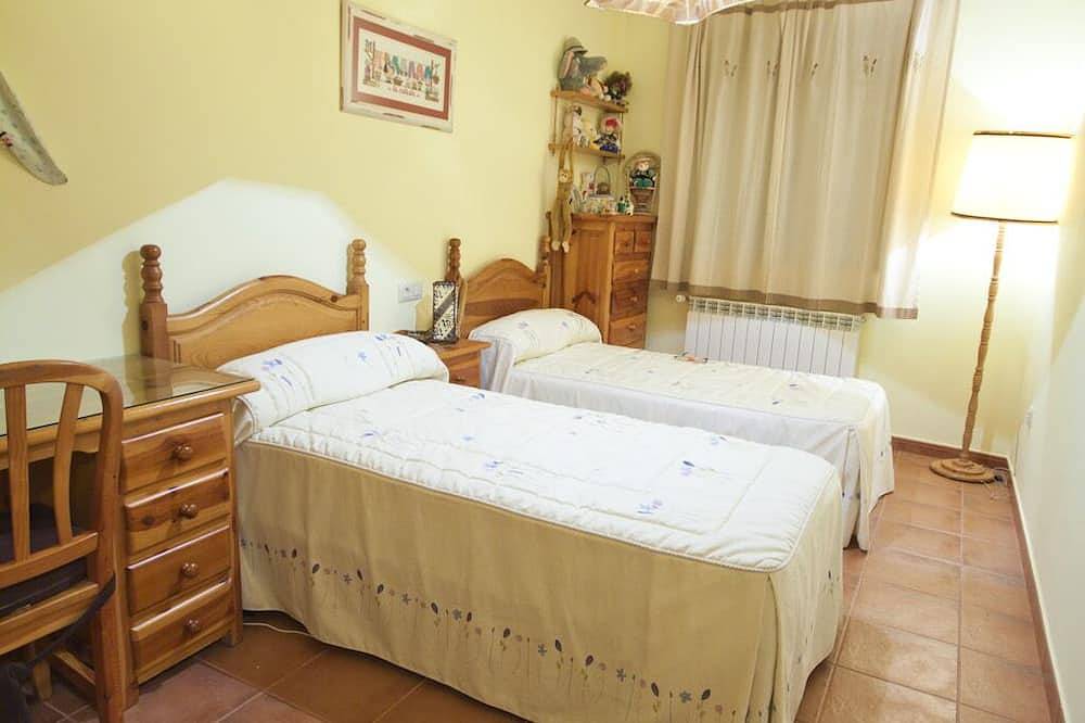3 Houses in Casas Rurales Montemayor in Casas de Lázaro, Sierra de Alcaraz