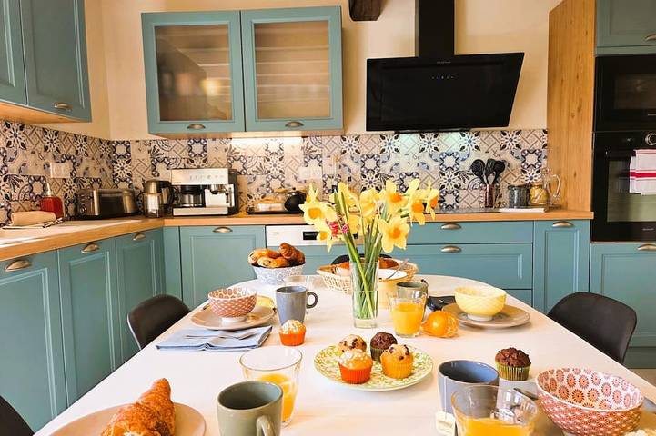 Location de vacances pour 6 personnes, avec terrasse et jardin dans Bouteville