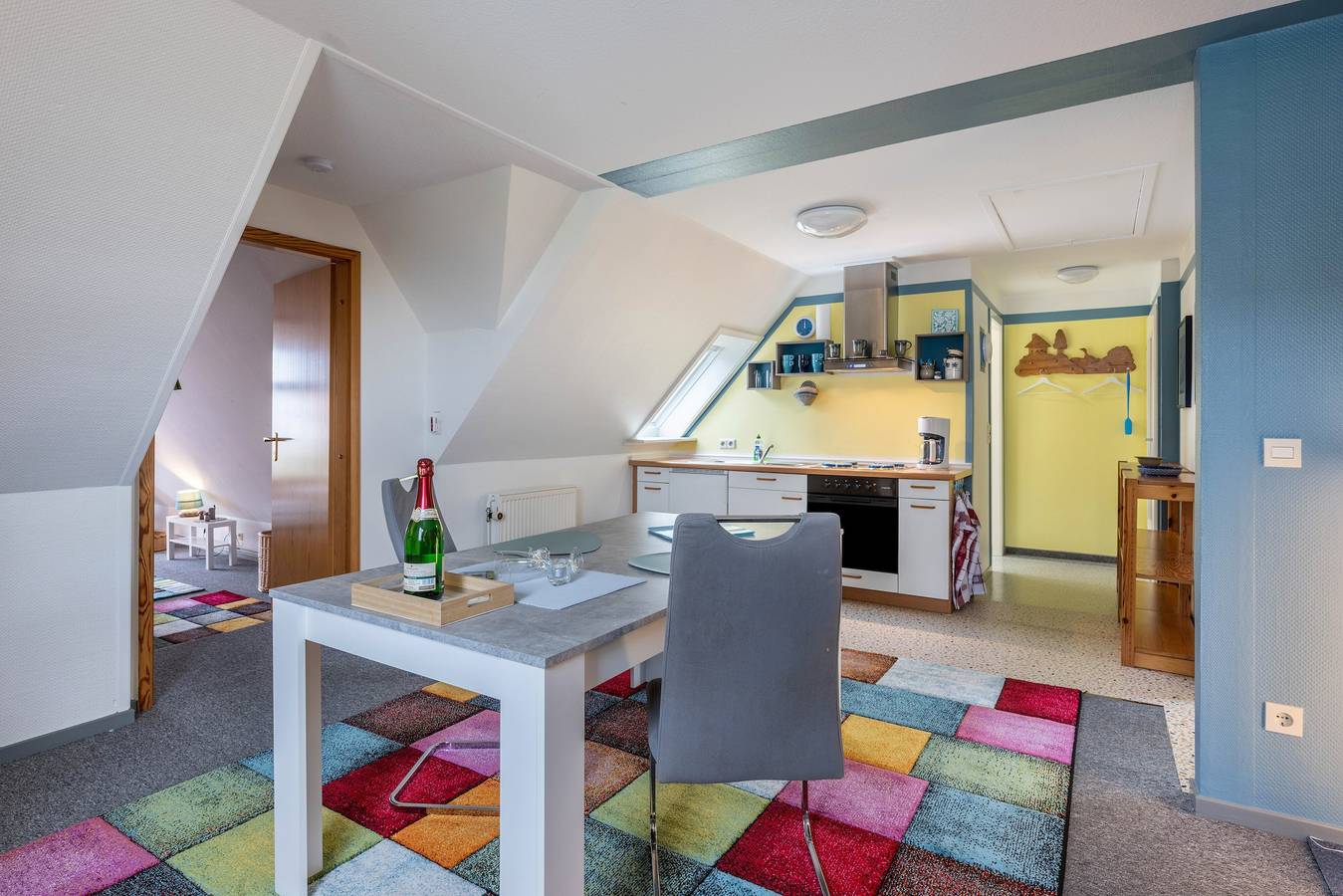 Ganze Wohnung, Ferienwohnung 'Bi Buje' mit Balkon und Wlan in Nordstrand (Gemeinde), Nordseeküste