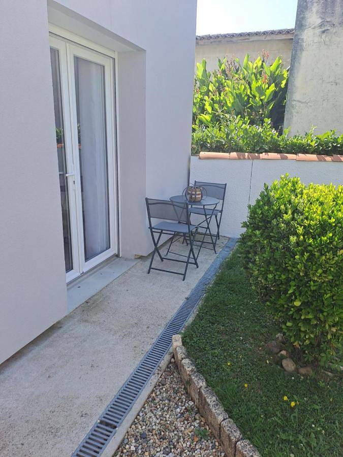 Location de vacances pour 2 personnes, avec terrasse à Fargues-Saint-Hilaire - 4