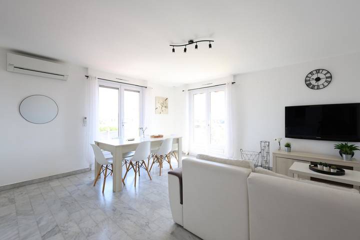 Ganze Wohnung, Ferienwohnung für 6 Personen mit Balkon in Frejus, Mittelmeerküste (Frankreich)