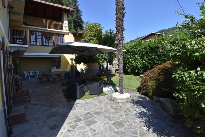 Location de vacances pour 8 personnes, avec jardin et vue, adapté aux familles à Varallo - 3