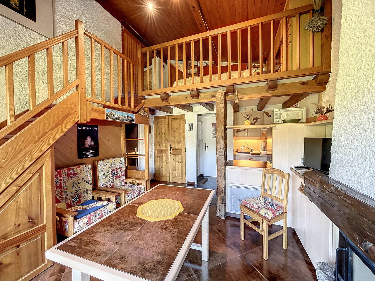 Apartamento entero, Dúplex acogedor al pie de las pistas en Combloux in Combloux, Pays du Mont-Blanc