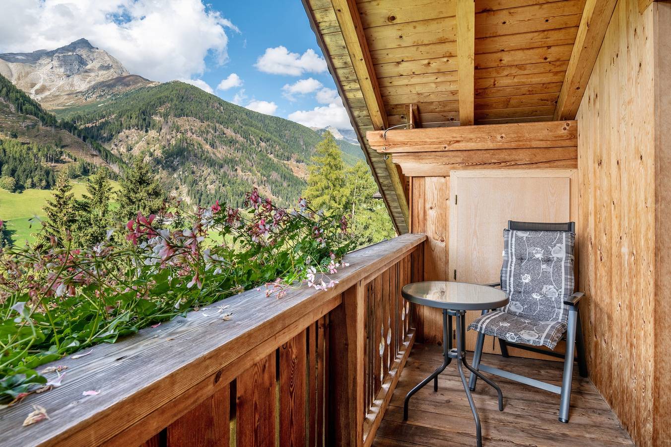 Appartement entier, Appartement "Glocklechnhof Sonnenschein" avec vue sur les montagnes, jardin, balcon et Wi-Fi in Steinhaus (Ahrntal), Valle Aurina