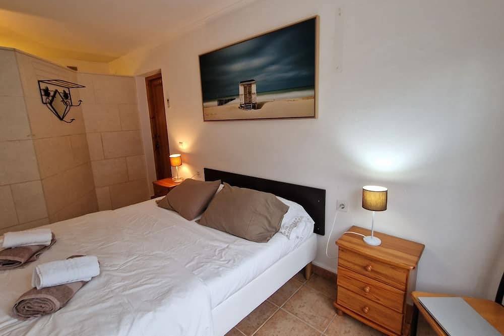Charming Villa, Golf And Beach On The North Coast Of Minorca. in Son Parc, Es Mercadal