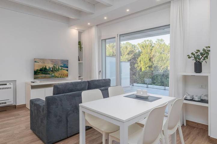 Ferienwohnung für 3 Personen, mit Balkon und Terrasse sowie Ausblick in Fara in Sabina - 2
