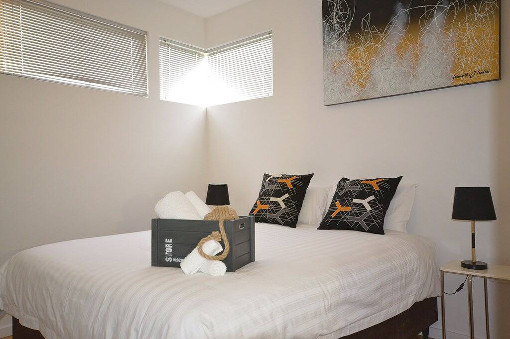 Holiday Home for 8 People in Adelaide, South Australia