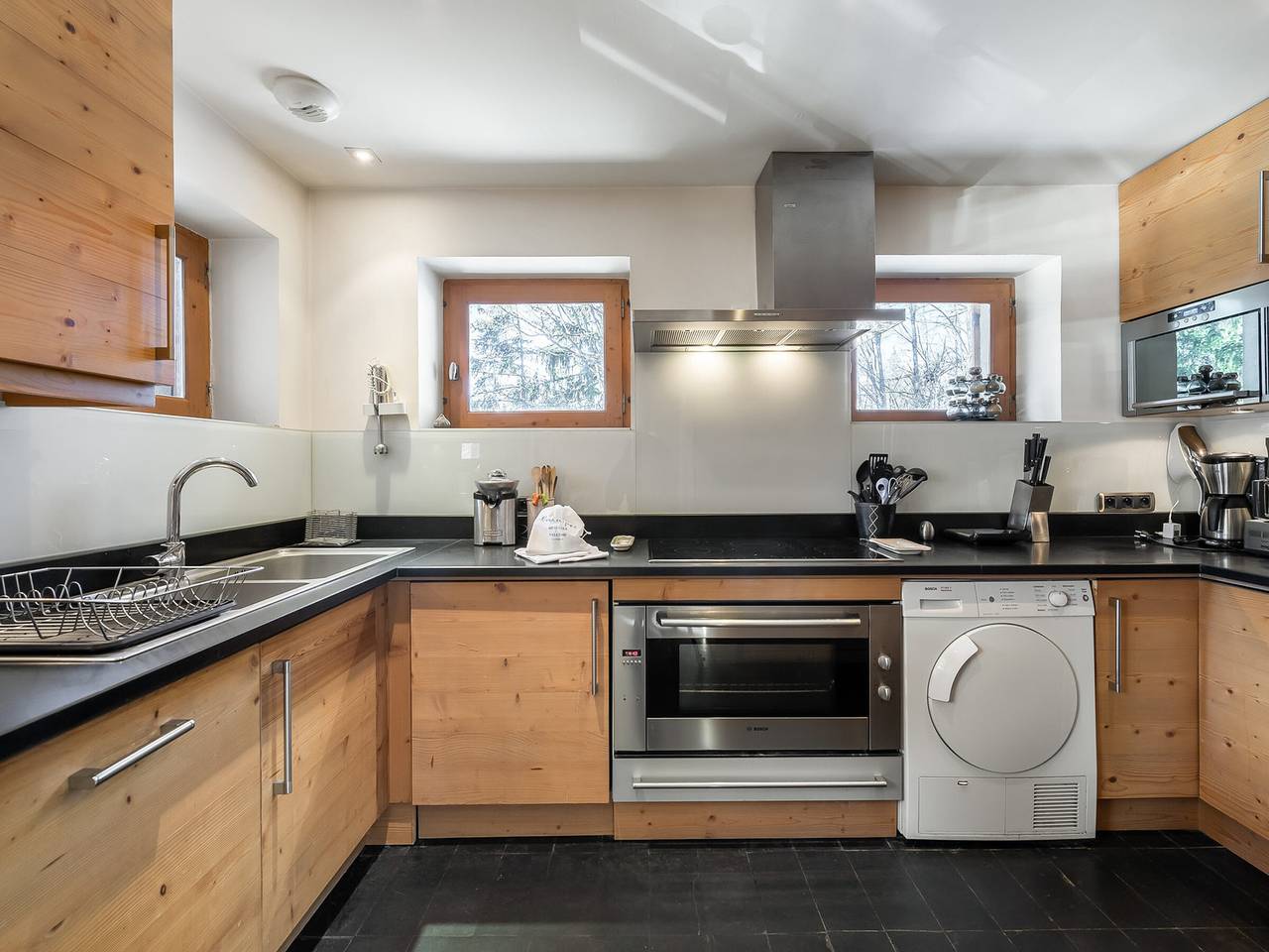 Renoviertes Familienchalet mit Sauna in Pistennähe in Méribel, Les Allues