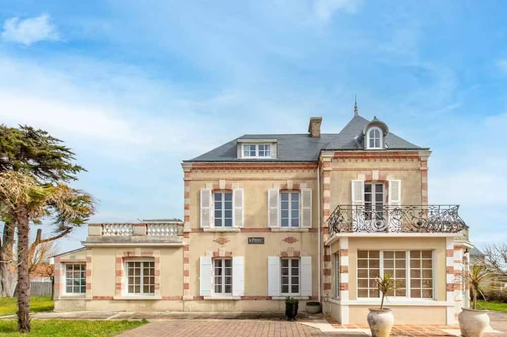 Demeure exceptionnelle à 80 mètres de la plage in Saint-Jean-de-Monts, Vendée