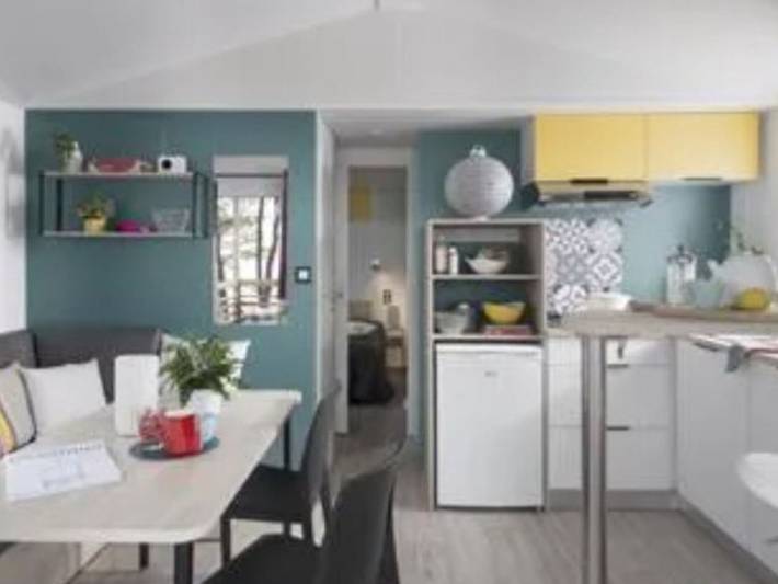 Camping pour 5 personnes, avec Terrasse et Piscine