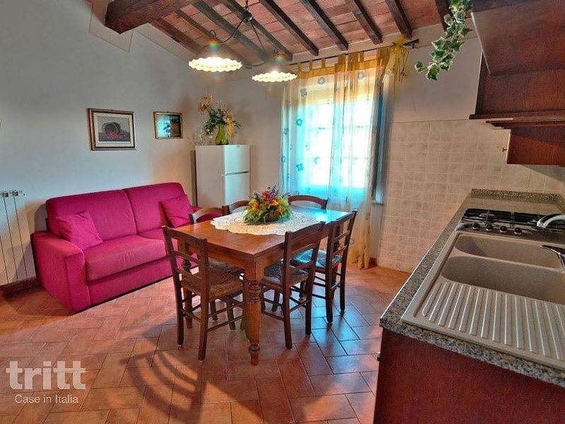 Tritt — 2-Personen-Wohnung in Volterra mit Schwimmbad in Peccioli, Pisa Provinz