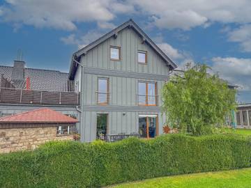 Ferienhaus für 10 Personen, mit Whirlpool und Garten in Feuerscheid