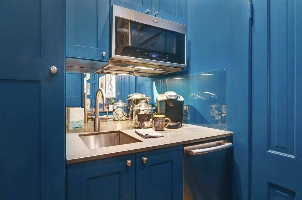 The Artist Retreat - Luxury Home 1 Min. to Forsyth in Savannah, Chatham County