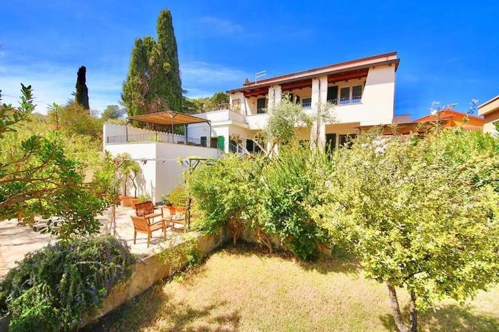B&b per 2 persone, con Terrazza e Giardino a Pula Cagliari