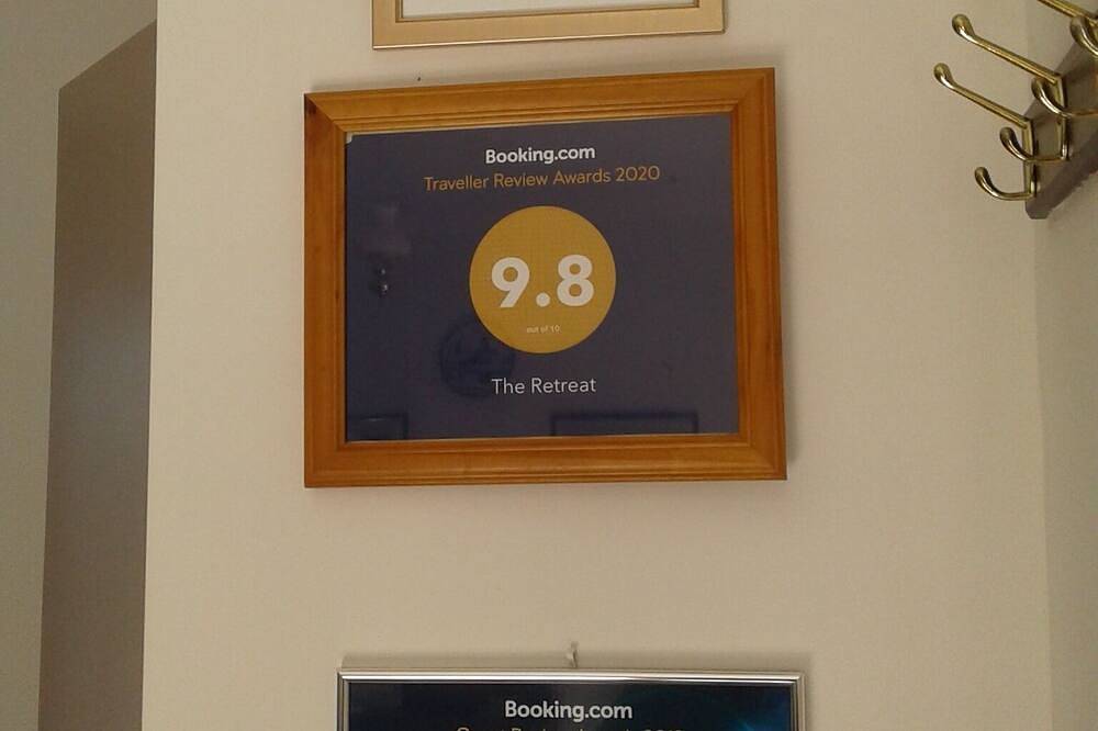 Retiro tranquilo, dos dormitorios, dos baños (uno en suite, un baño con ducha) in Pett, Sussex Oriental