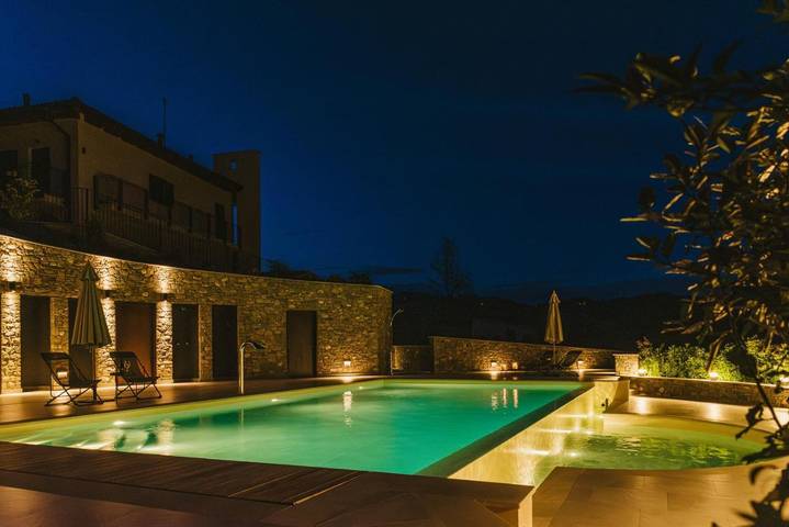 Casa vacanza per 2 persone, con Terrazza e Idromassaggio nonché Giardino e Piscina a Serralunga d'Alba