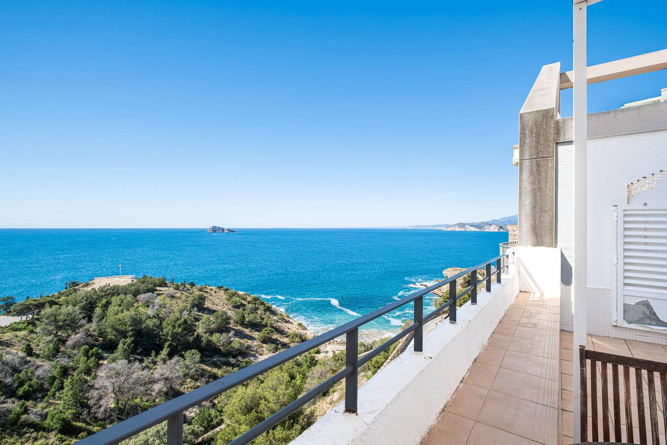 Entire apartment, Villa Marina Duplex Apartment Sea Views in La Cala del Tío Ximo (Benidorm), Benidorm