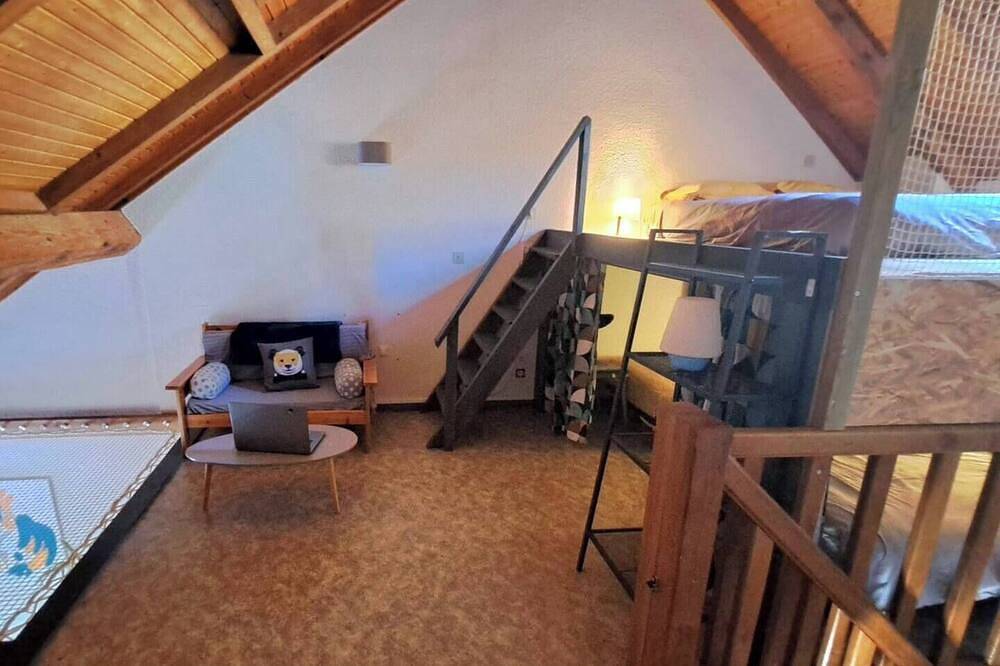 Chez Ines A place to live in Arbois - 2 to 10 pers Arbois in Arbois, Jura