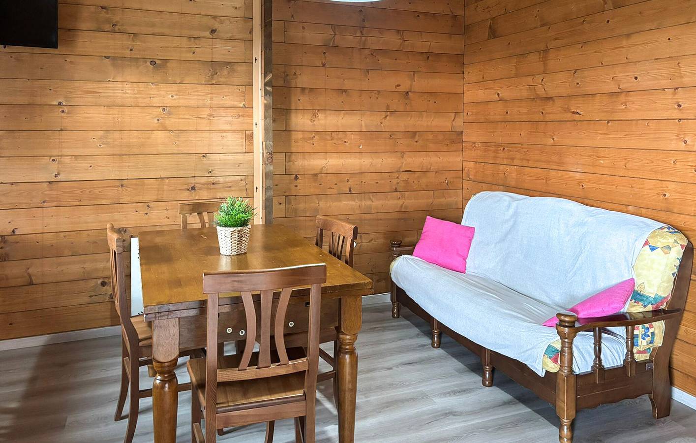 Ferienhaus für 3 Personen mit Pool in Apecchio, Valle del Metauro