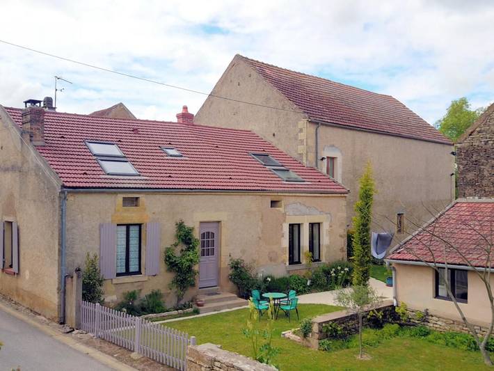 Vakantiehuis voor 2 personen, met zwembad en tuin in Nièvre