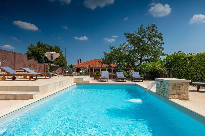Schöne Villa bei Rovinj mit privatem Pool in Rovinjsko Selo, Rovinj