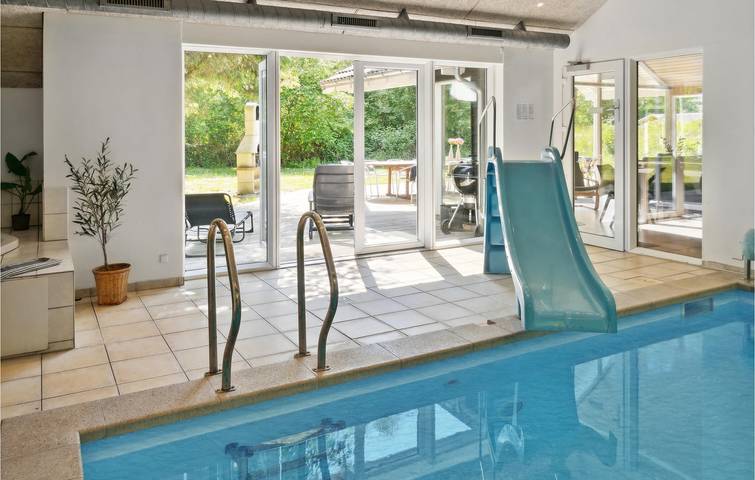 Ferienhaus für 20 Personen, mit Whirlpool und Terrasse sowie Sauna und Garten in Lolland-Falster - 4