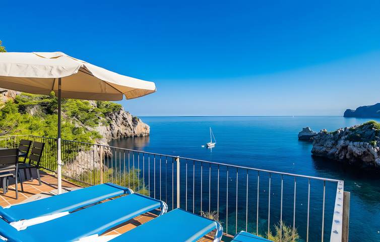 Vacation rental for 6 people in West Majorca