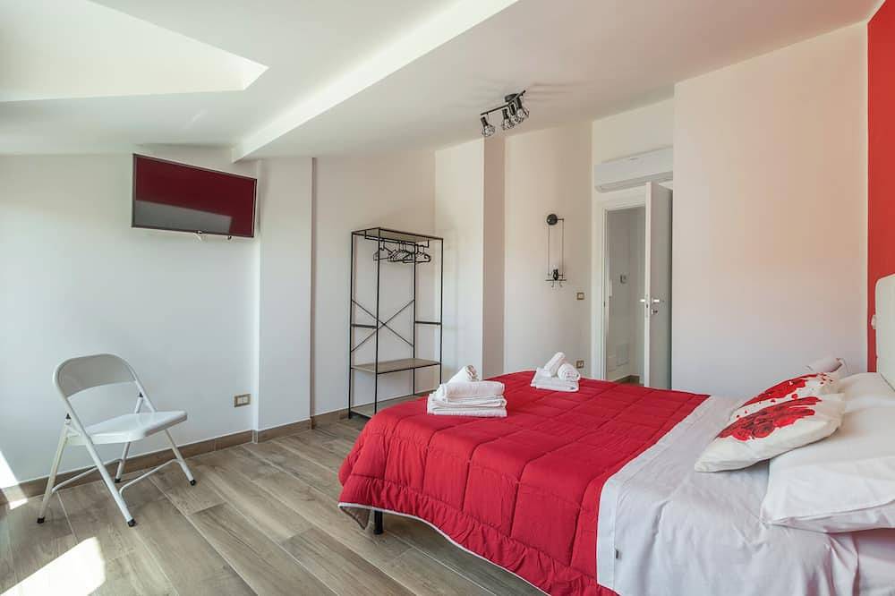 Entire apartment, [Love Shelter] Attic Room Lake View Wifi Kitchen in Marta, Lake Bolsena