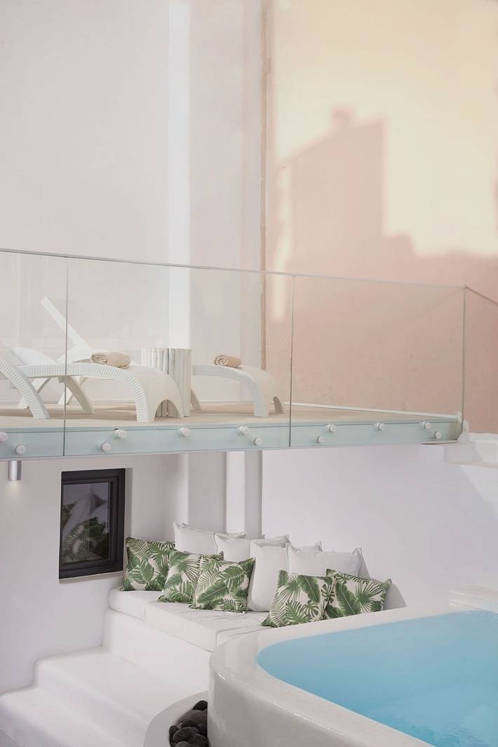 Location de vacances pour 2 personnes, avec jardin ainsi que jacuzzi et terrasse dans Firostefani - 4